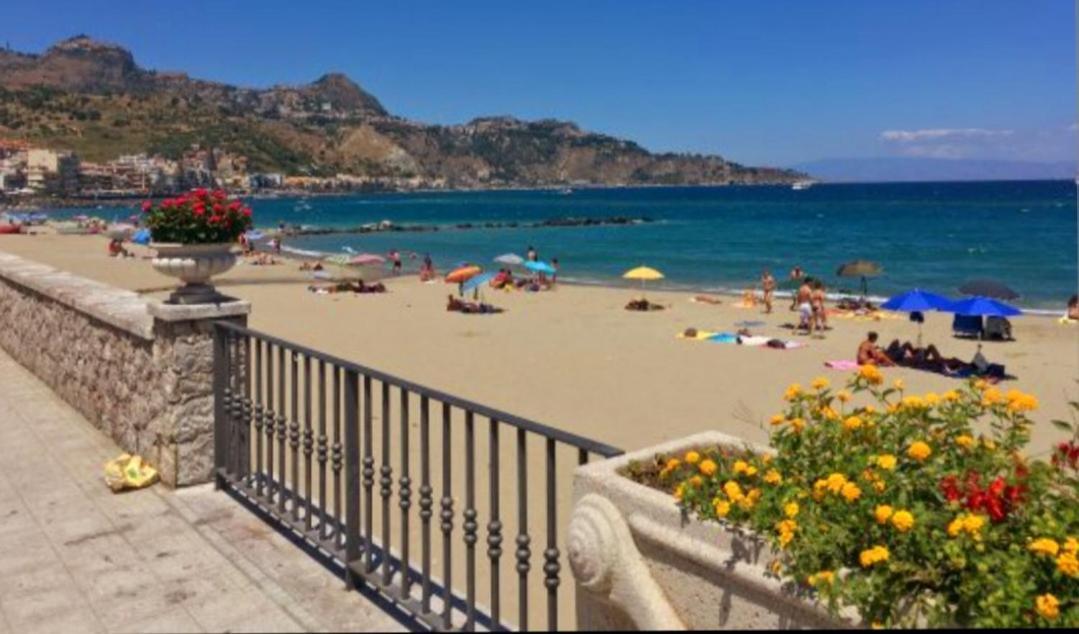 Arcadia Golden Bay Apartment Giardini Naxos Exterior photo